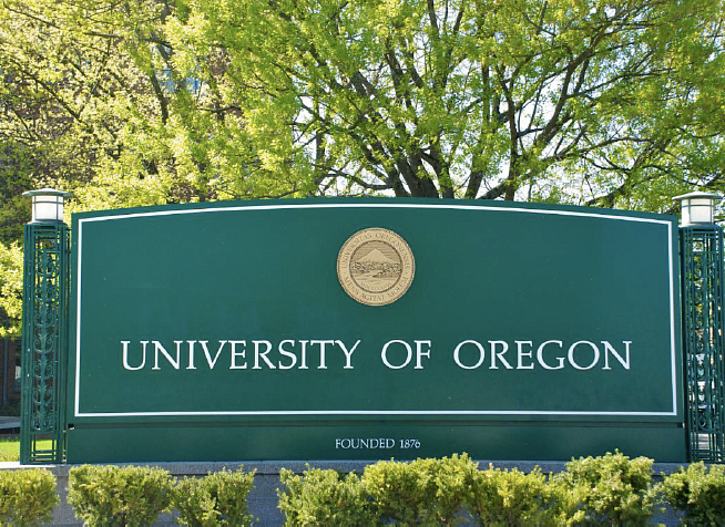 University of Oregon welcome sign